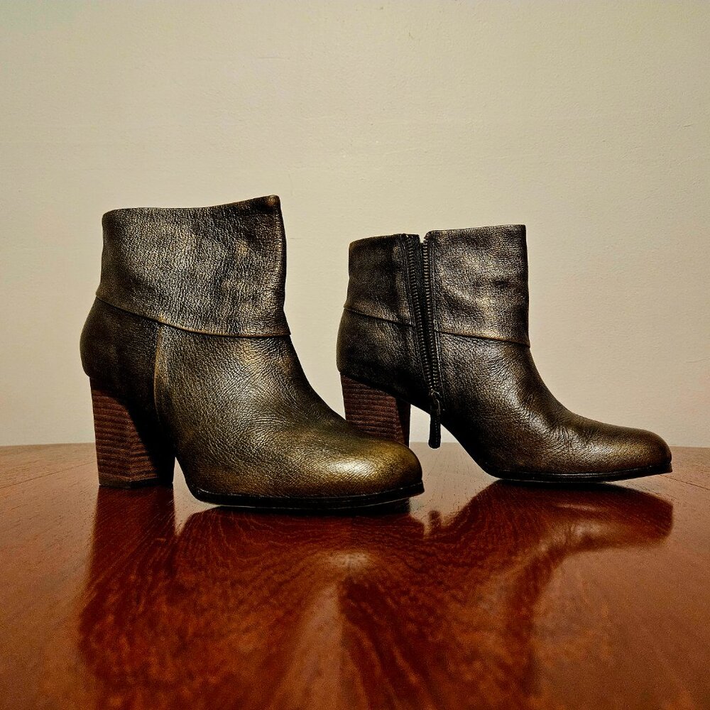 COLE HAAN CASSIDY BOOTIE/ANKLE BOOT BLACK METALLIC – LIKE NEW!!!